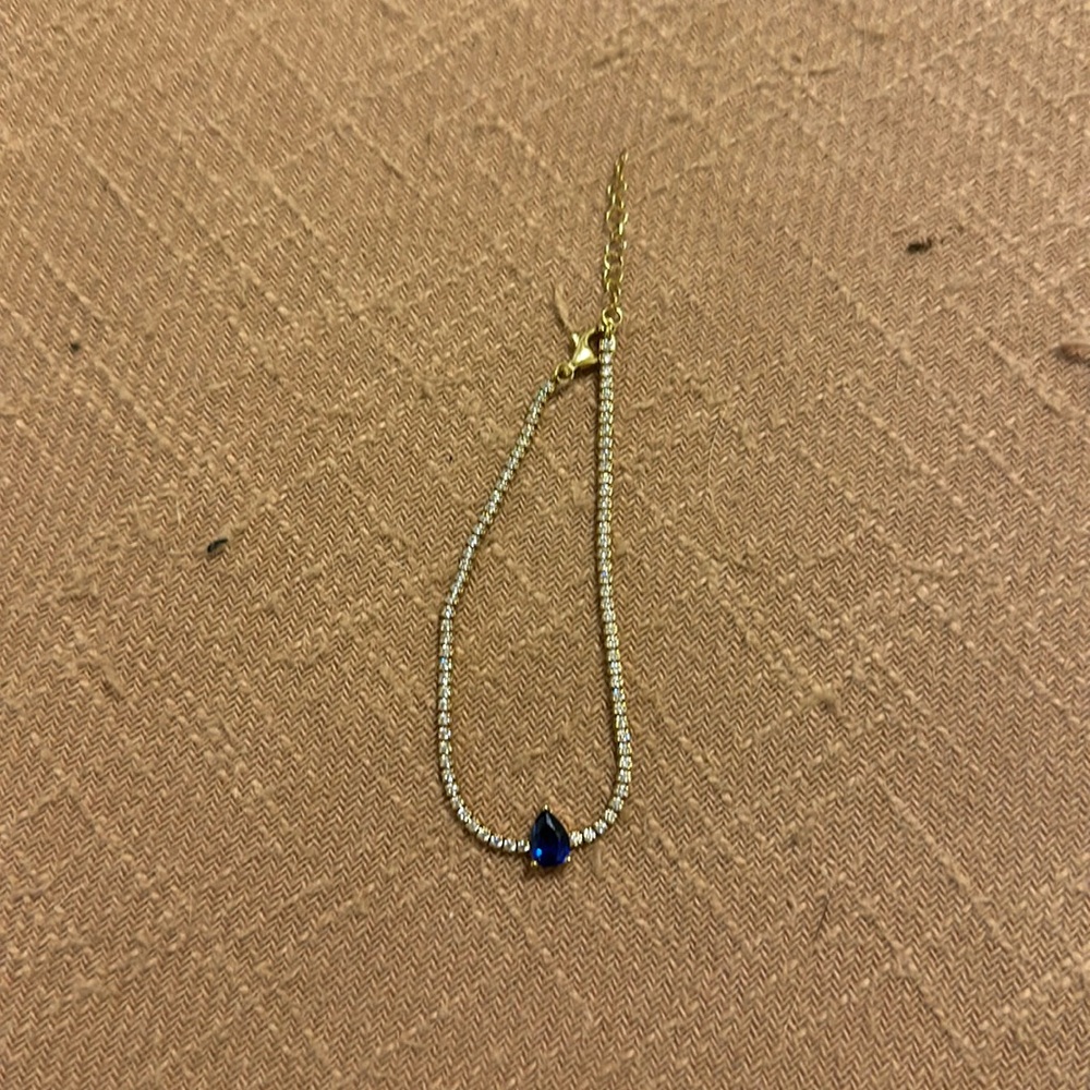 Bracelet with pretty blue stone! 💙
Cubic Zirconia-